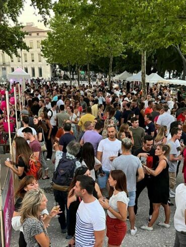 jeudivin-foule-esplanade