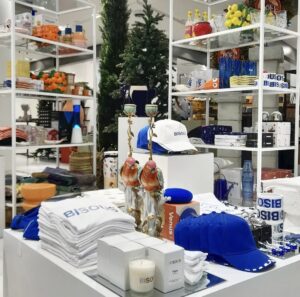 Bisous, une boutique pop up arlésienne au BHV Marais