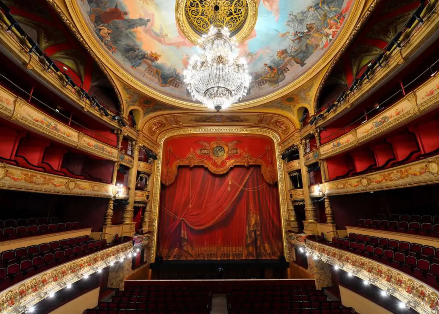 Retour du théâtre à l'opéra comédie