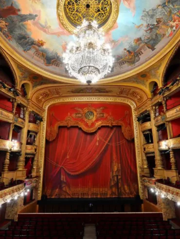 Retour du théâtre à l'opéra comédie