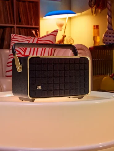 JBL Authentics 300