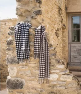 écharpes en Mérinos d'Arles Antique Camargue