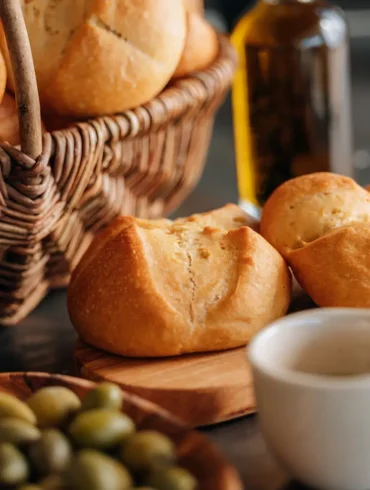 Pompes à huile dorées et olives fraîches au Domaine de l’Oulivie à Combaillaux