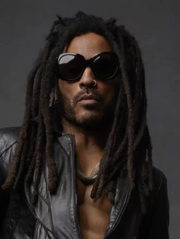 Lenny Kravitz en concert sur scène aux Arènes de Nîmes