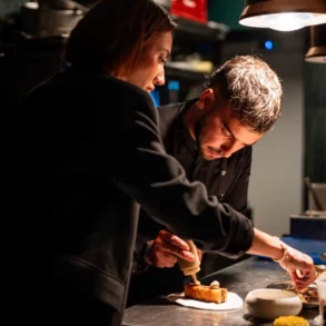 embrun-sete-sophie-laroche-et-adrien-conte-en-cuisine