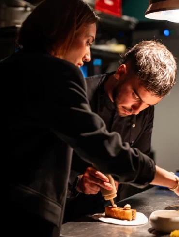 embrun-sete-sophie-laroche-et-adrien-conte-en-cuisine