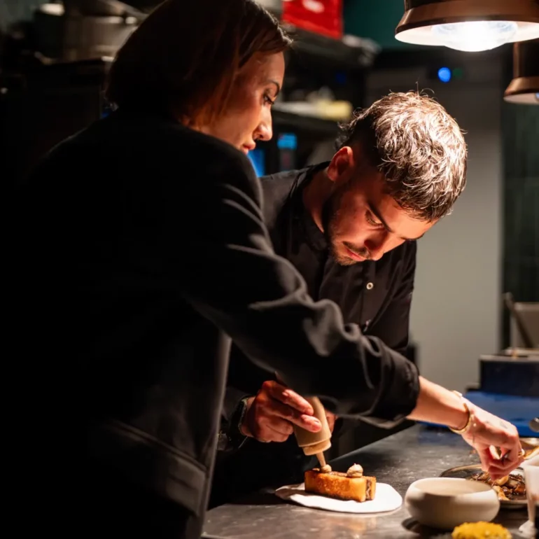 embrun-sete-sophie-laroche-et-adrien-conte-en-cuisine